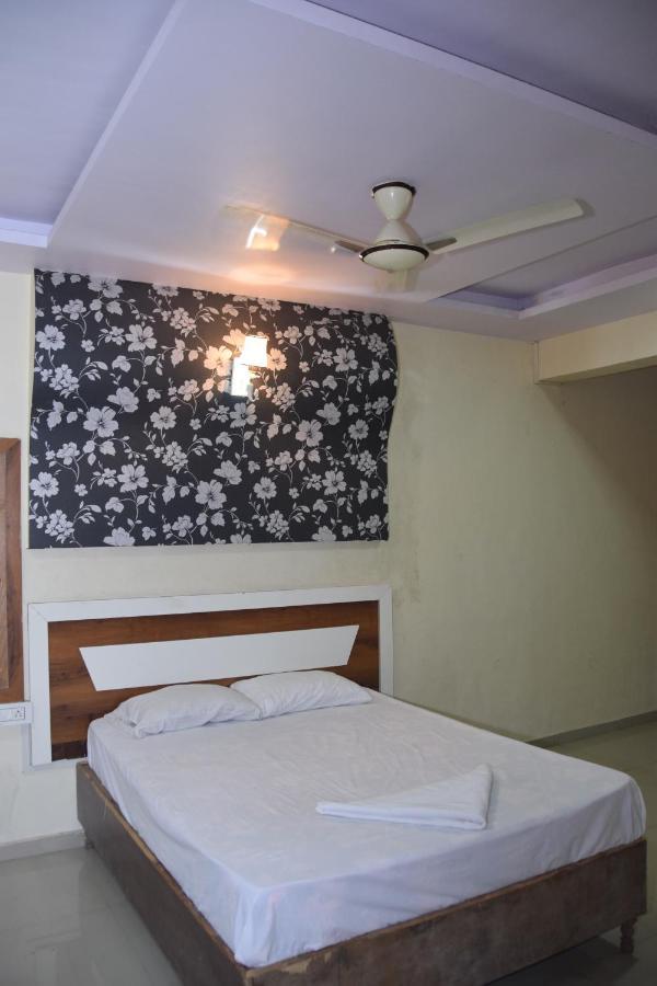 Hotel Riviera Residency Thane Dış mekan fotoğraf