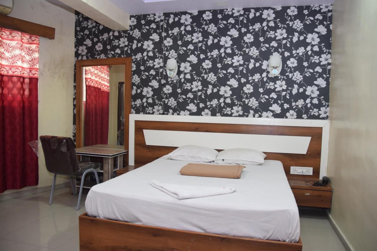 Hotel Riviera Residency Thane Dış mekan fotoğraf