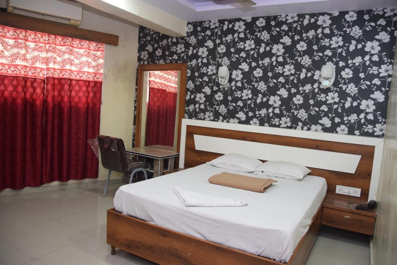 Hotel Riviera Residency Thane Dış mekan fotoğraf