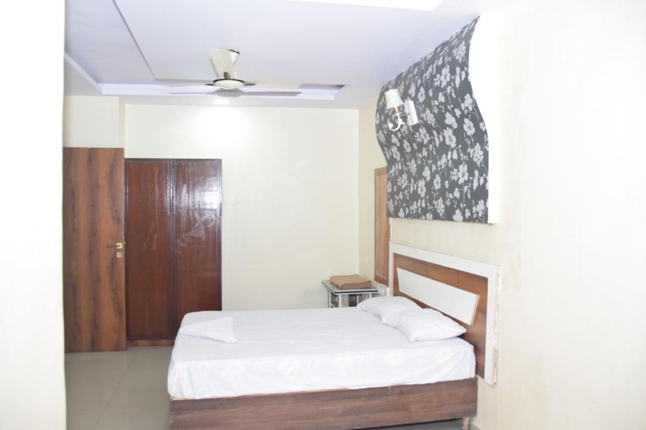 Hotel Riviera Residency Thane Dış mekan fotoğraf