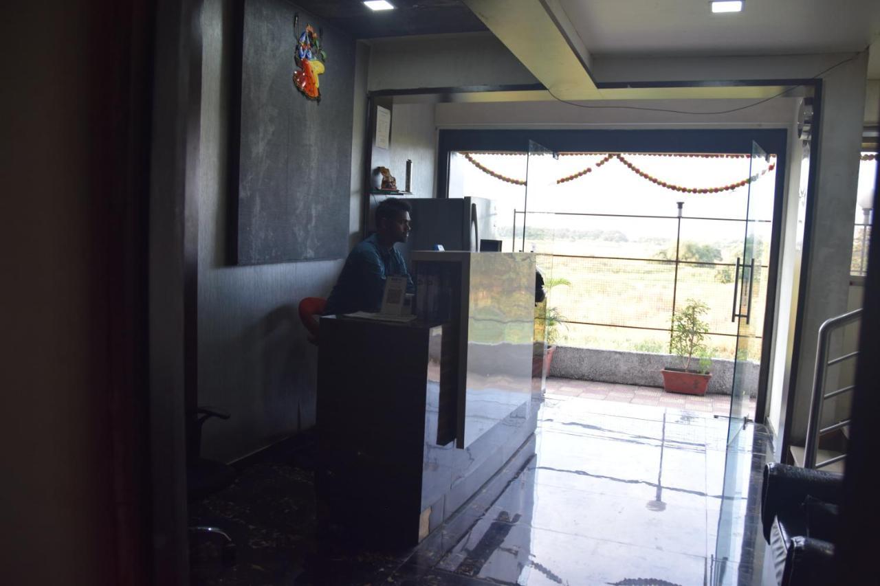 Hotel Riviera Residency Thane Dış mekan fotoğraf