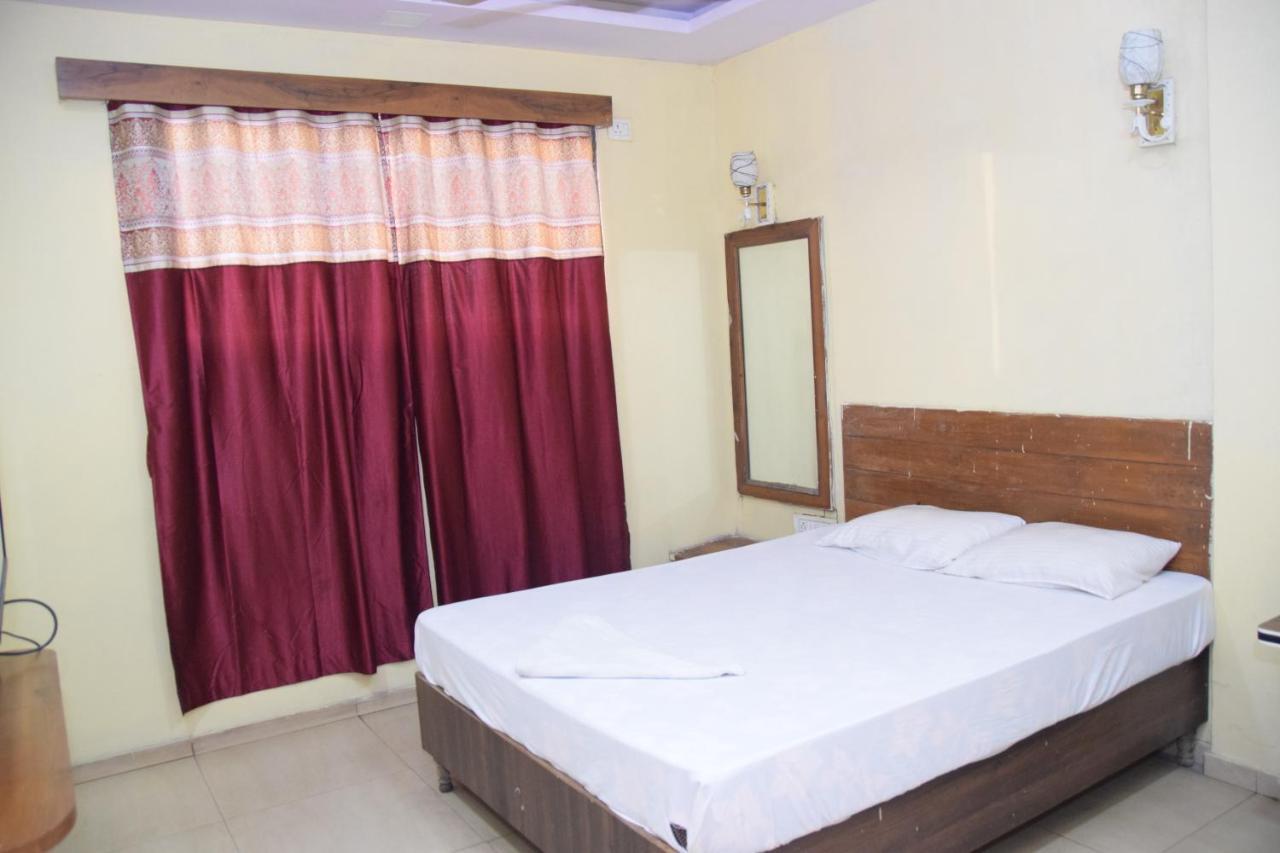 Hotel Riviera Residency Thane Dış mekan fotoğraf