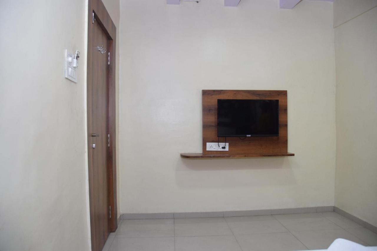 Hotel Riviera Residency Thane Dış mekan fotoğraf