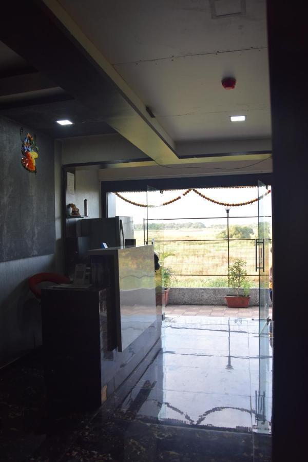 Hotel Riviera Residency Thane Dış mekan fotoğraf