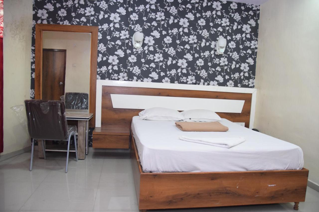 Hotel Riviera Residency Thane Dış mekan fotoğraf