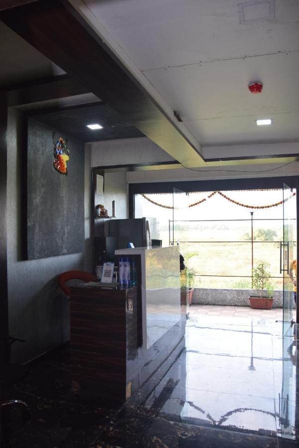Hotel Riviera Residency Thane Dış mekan fotoğraf