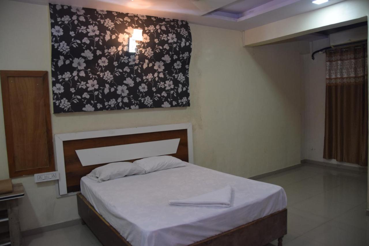 Hotel Riviera Residency Thane Dış mekan fotoğraf