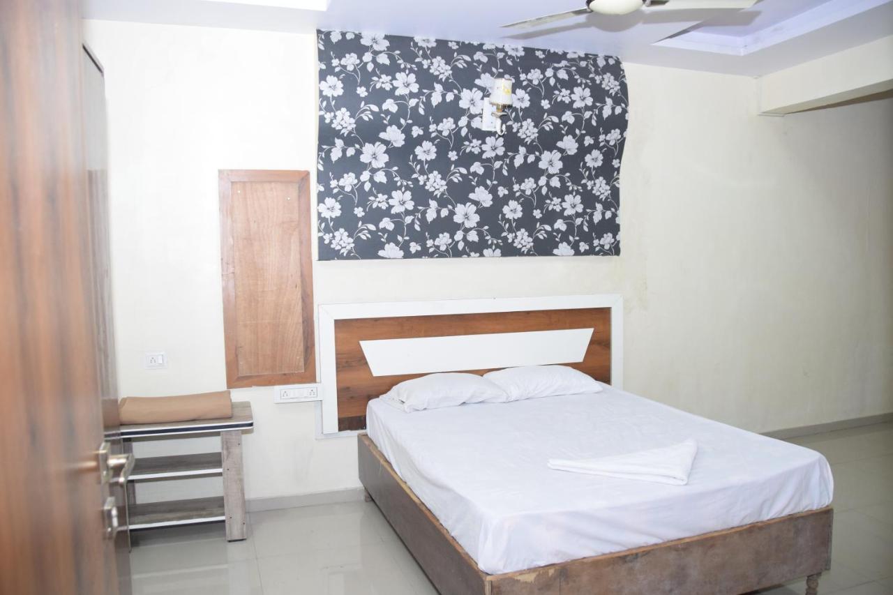 Hotel Riviera Residency Thane Dış mekan fotoğraf