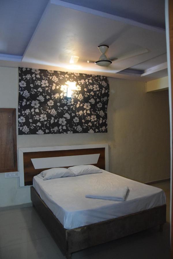 Hotel Riviera Residency Thane Dış mekan fotoğraf