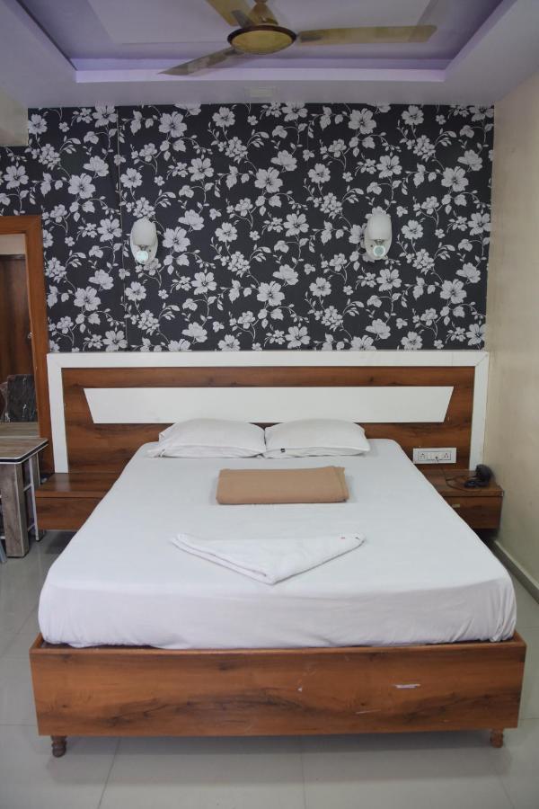 Hotel Riviera Residency Thane Dış mekan fotoğraf
