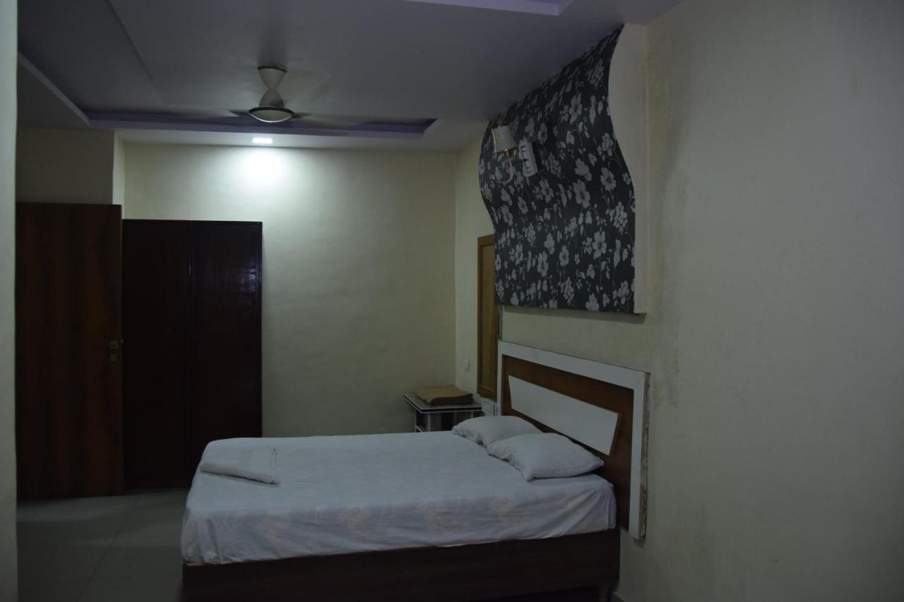 Hotel Riviera Residency Thane Dış mekan fotoğraf