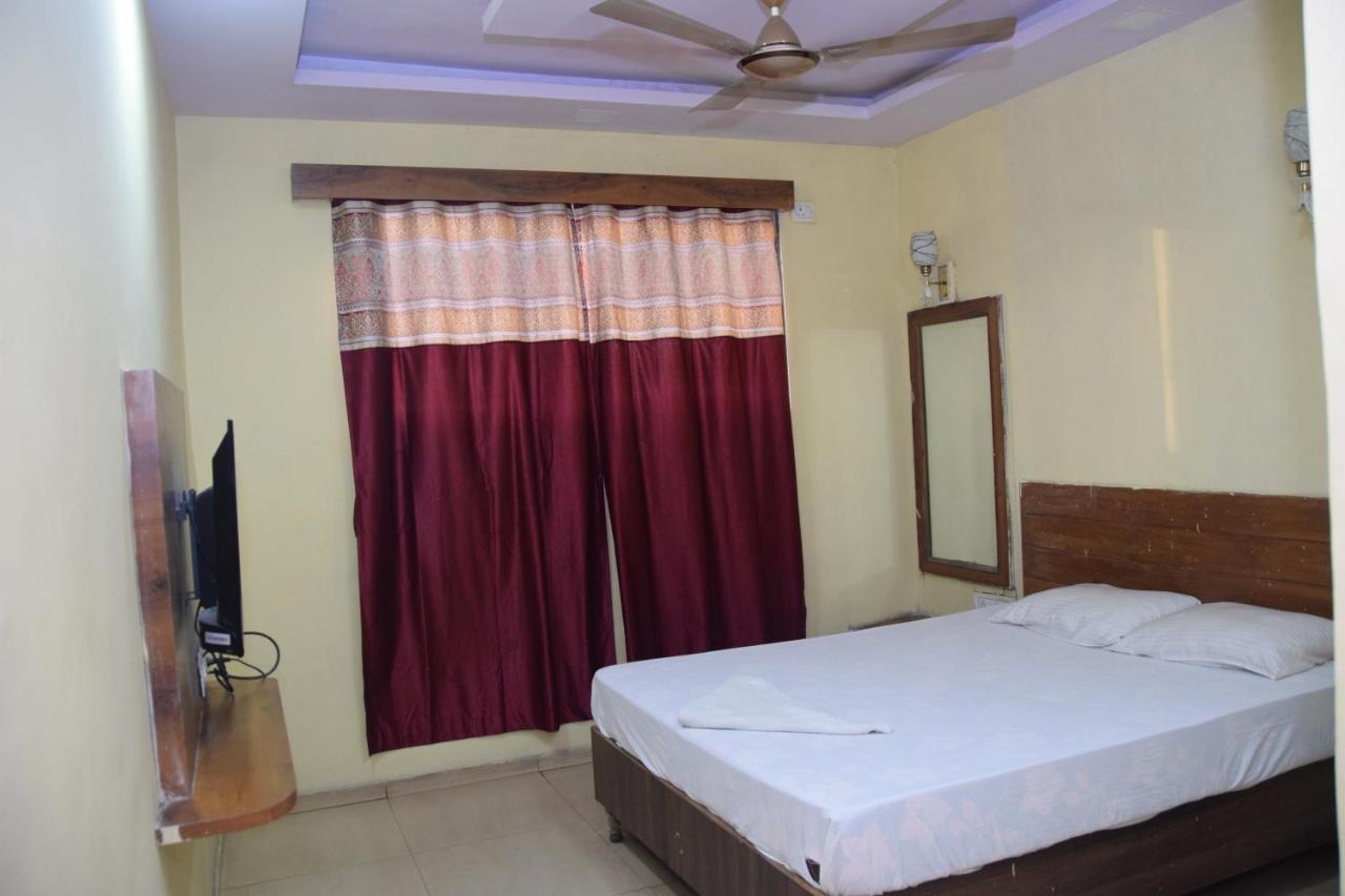 Hotel Riviera Residency Thane Dış mekan fotoğraf