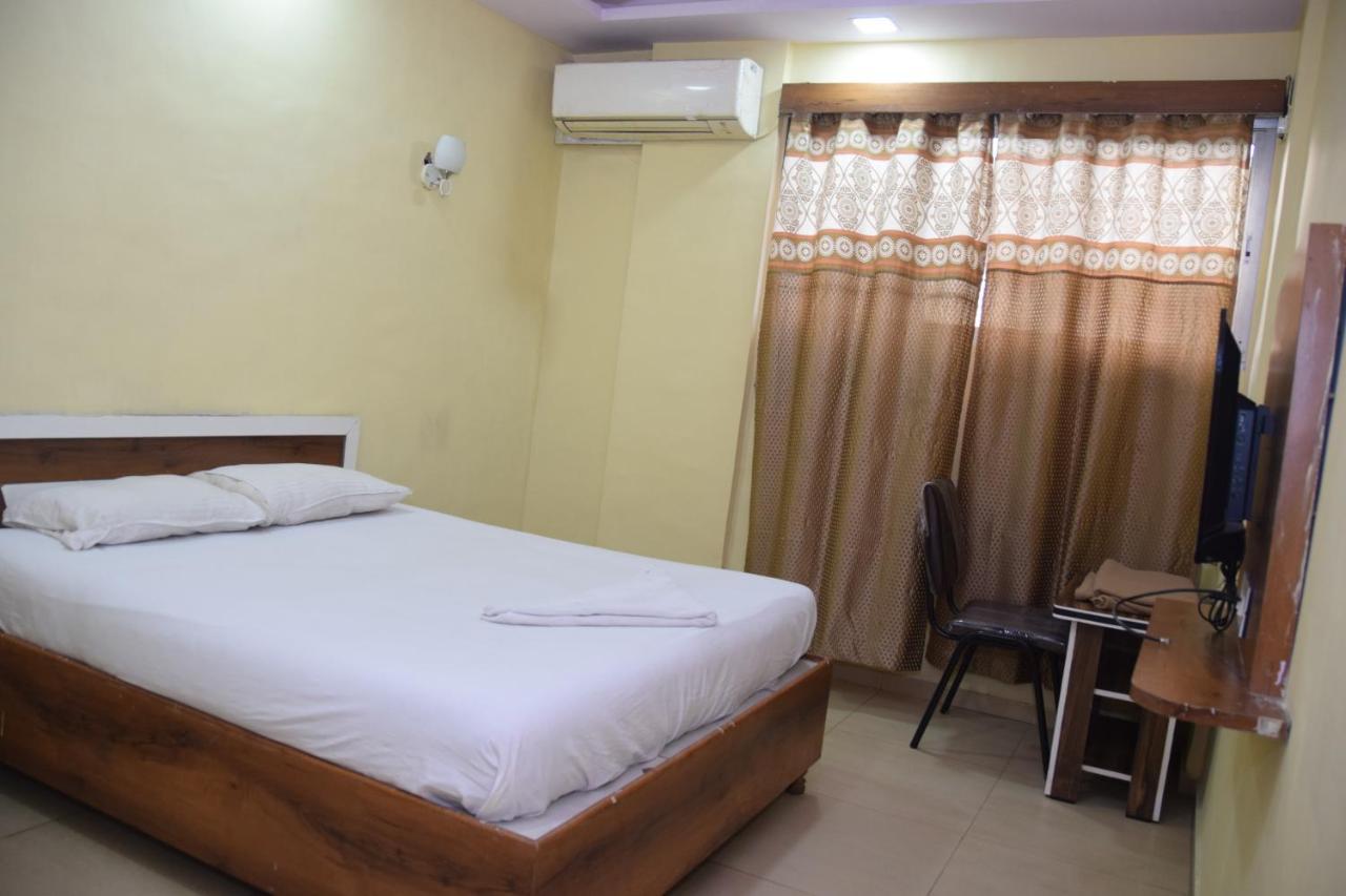 Hotel Riviera Residency Thane Dış mekan fotoğraf