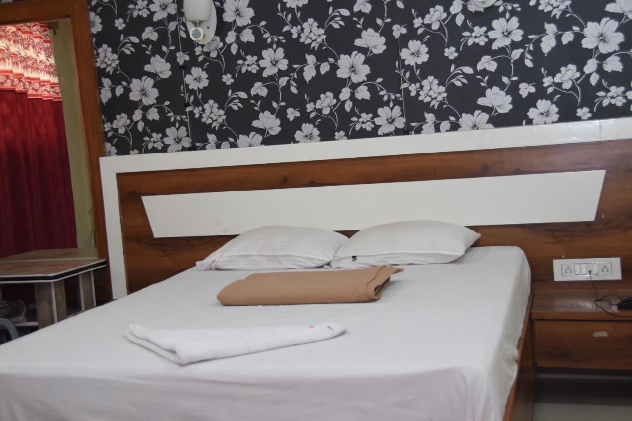 Hotel Riviera Residency Thane Dış mekan fotoğraf