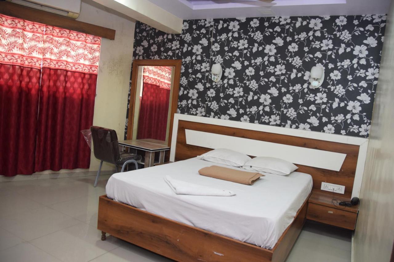 Hotel Riviera Residency Thane Dış mekan fotoğraf